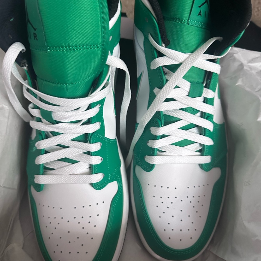 Jordan Men's Sneakers in Green and White